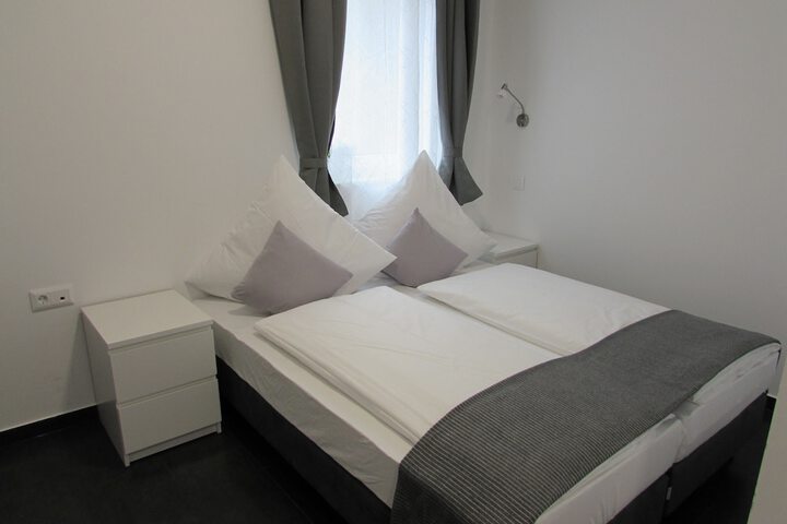 Room 2 of 11
