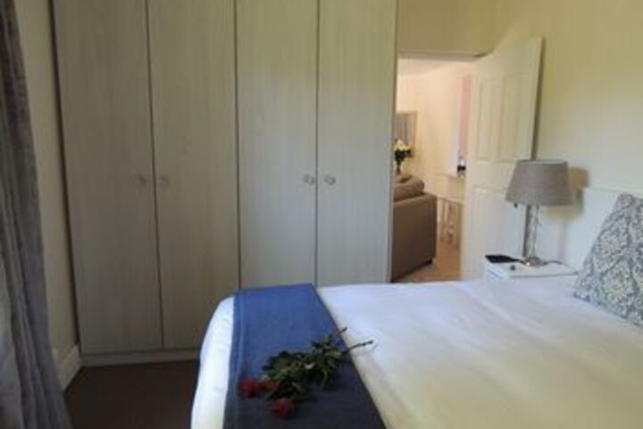 Room 52 of 142