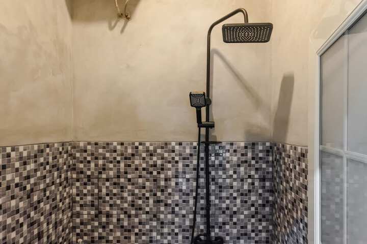 Room 12 of 16