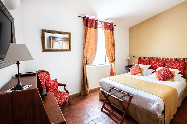Room 16 of 124