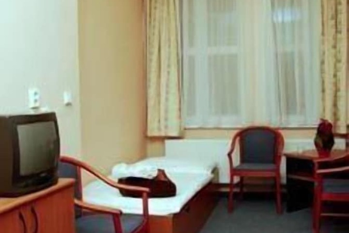 Room 11 of 43