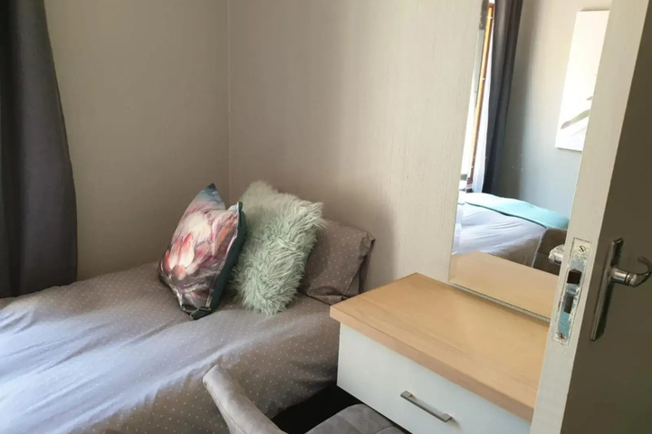 Room 3 of 9