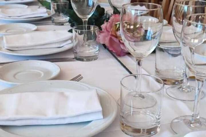 Dining 28 of 39