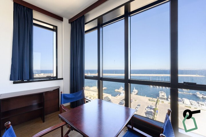 Room 9 of 47