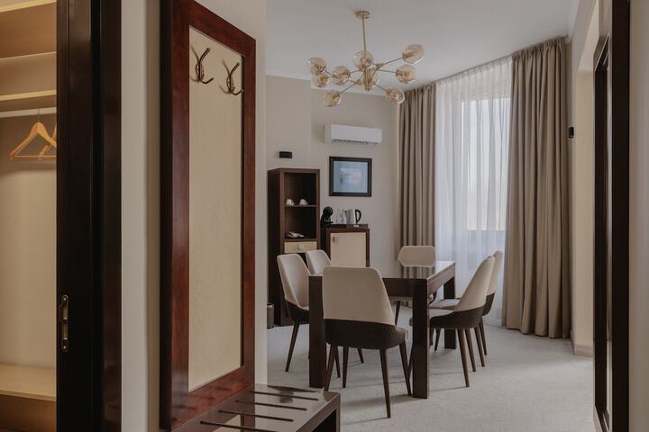 Room 73 of 155