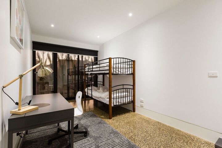 Room 4 of 30