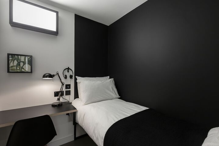 Room 10 of 71