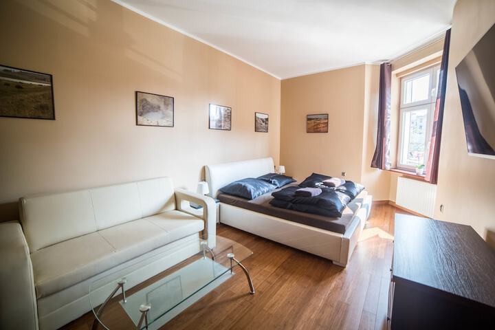 Room 4 of 51