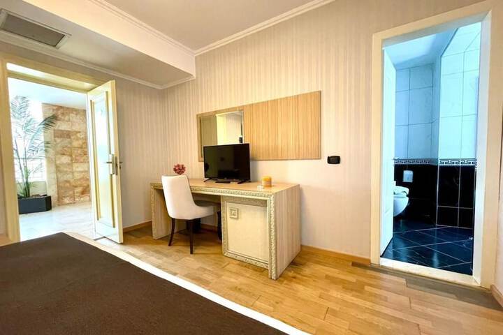 Room 21 of 62