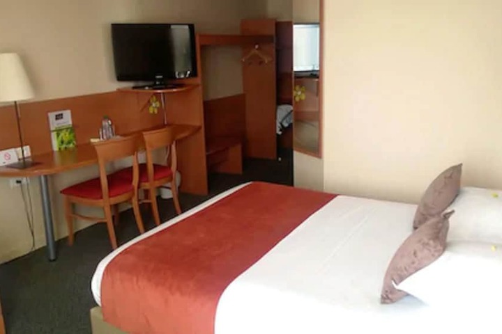 Room 10 of 44