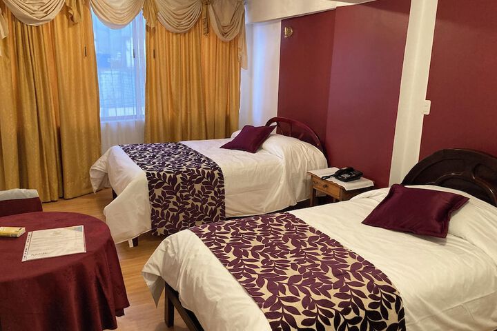 Room 7 of 18