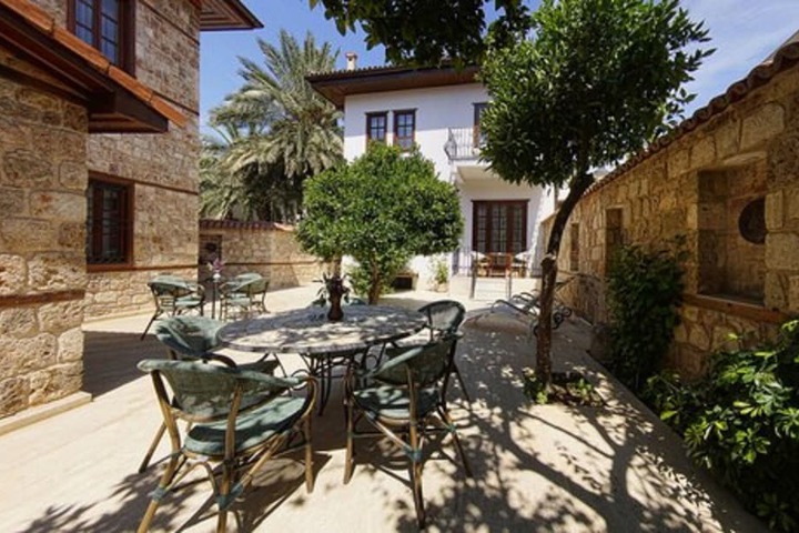 Photo of Minyon Hotel