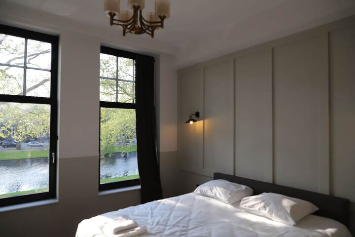 Room 4 of 50