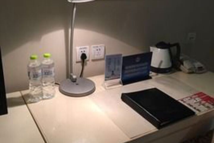 Room 17 of 29
