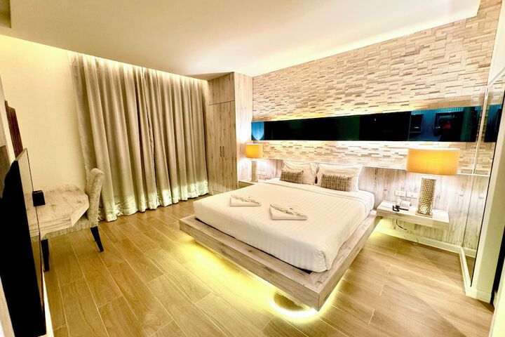 Room 12 of 61