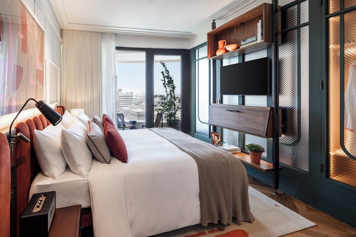Room 15 of 75