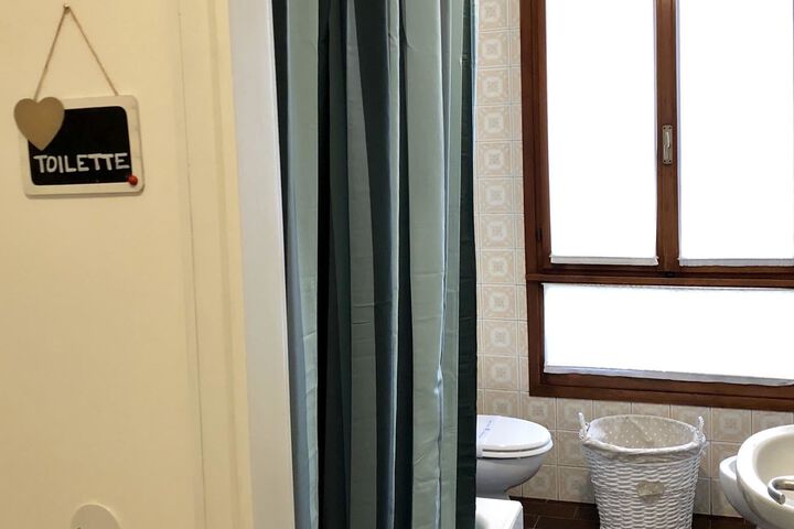 Room 5 of 14