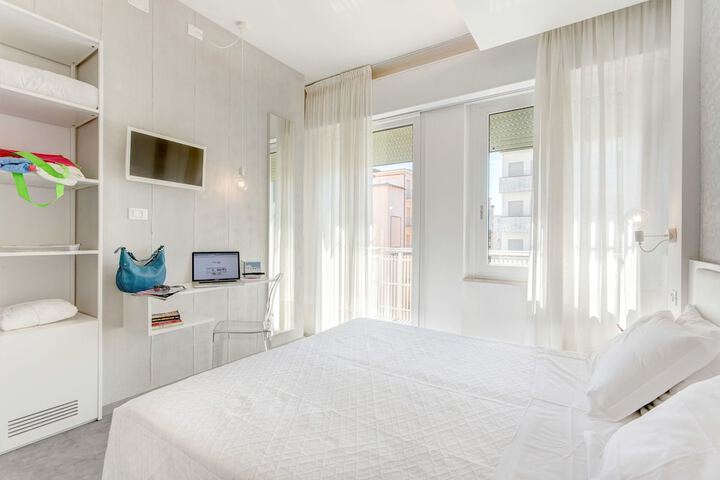 Room 14 of 79