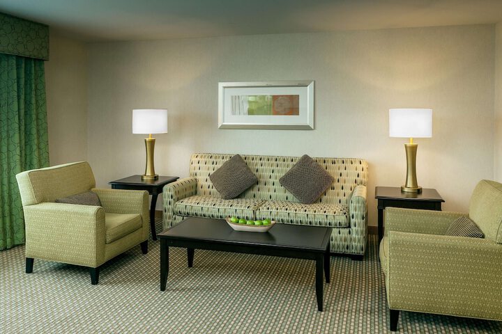 Room 11 of 25