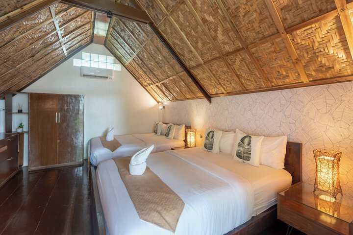 Room 10 of 51