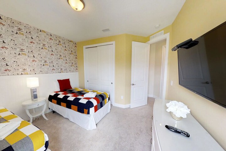Room 10 of 41
