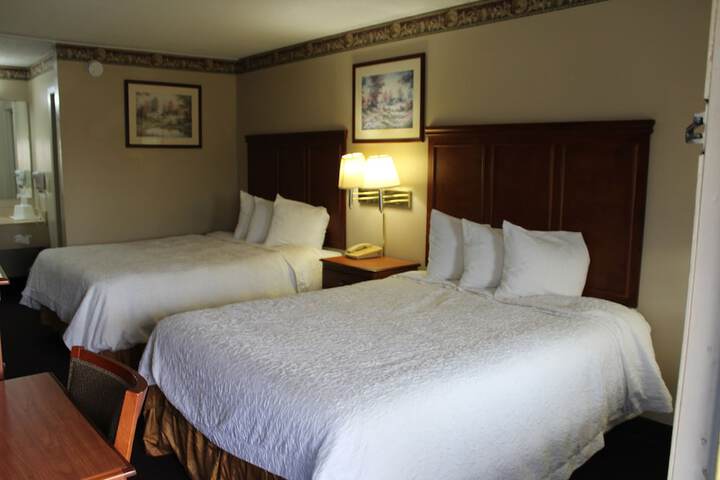 2 Queen Beds (5 of 11)