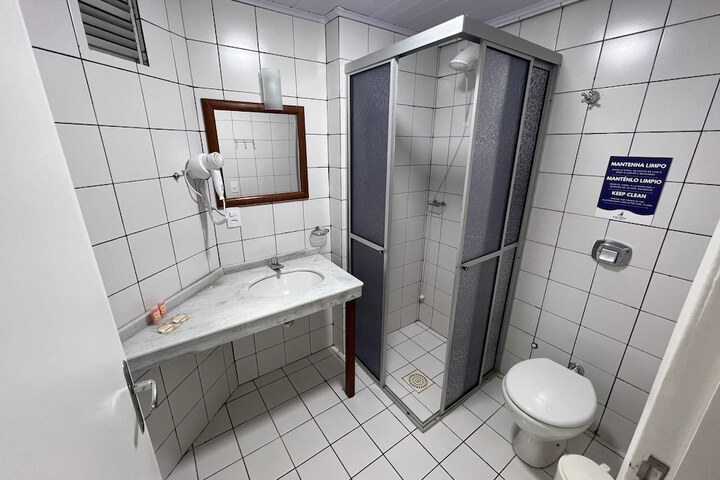 Room 75 of 102