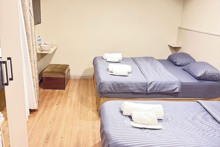 Room 13 of 90