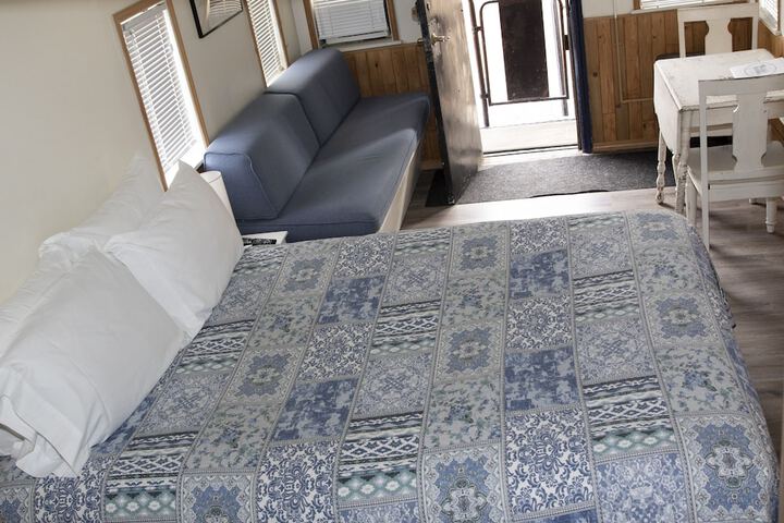 Room 4 of 56