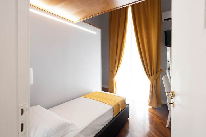 Room 72 of 111