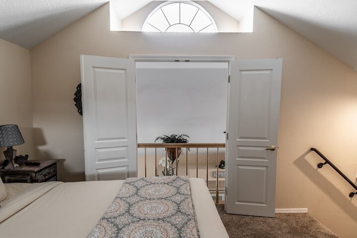 Room 5 of 94