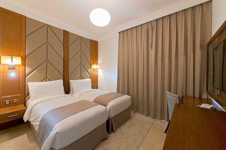 Room 6 of 30