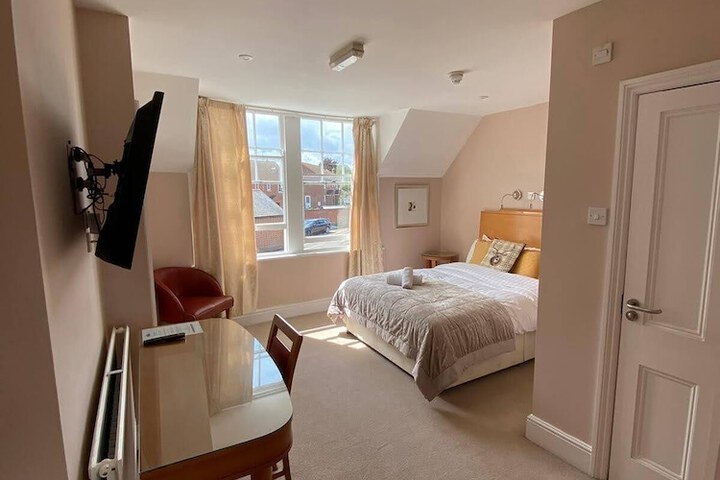 Room 5 of 40