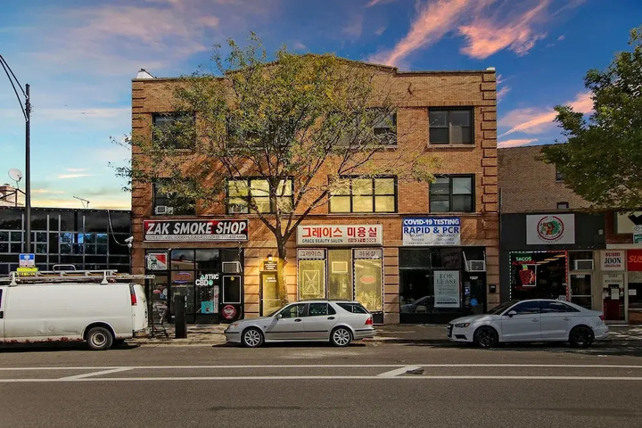 Exterior of Classic & Charming 2BR Apt in Lincoln
