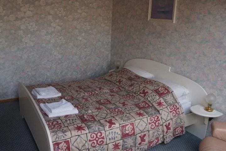 Room 3 of 19