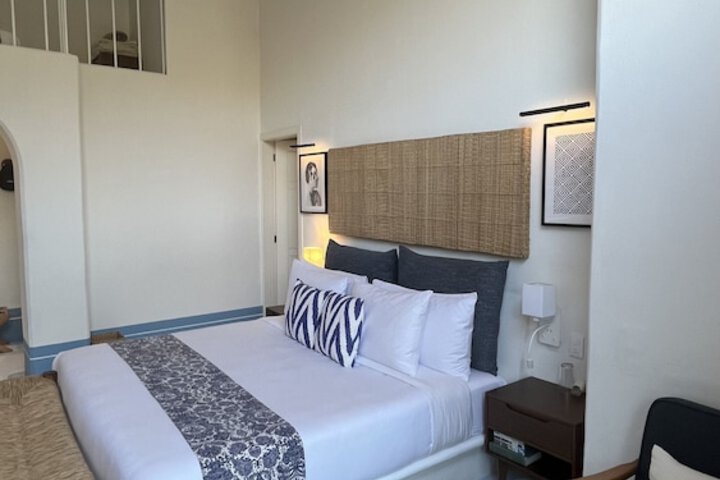 Room 38 of 144