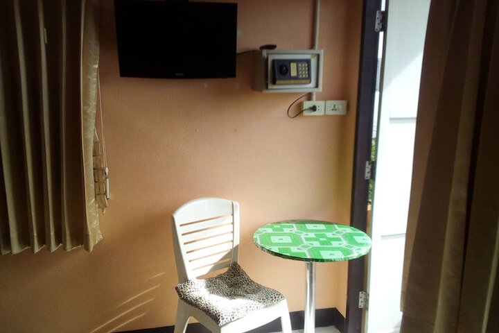 Room 12 of 40