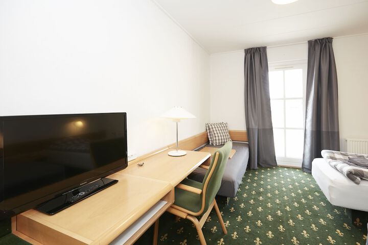 Room 36 of 59