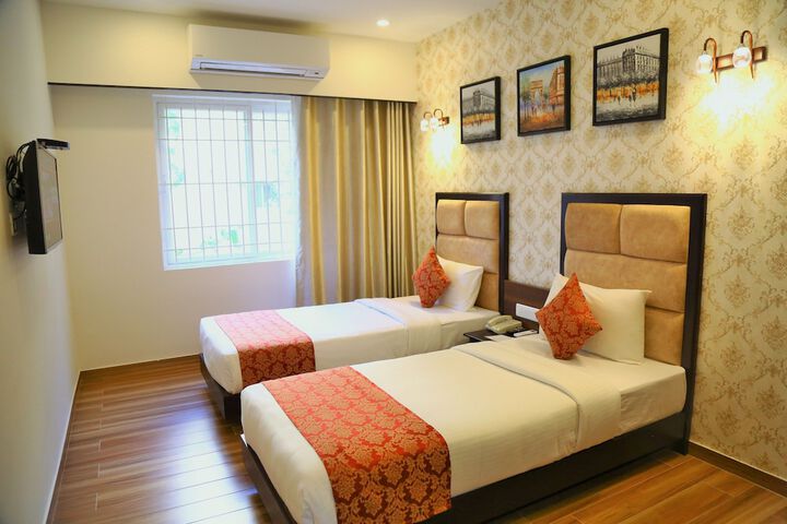 Room 8 of 25
