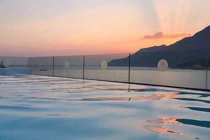Pool 43 of 56
