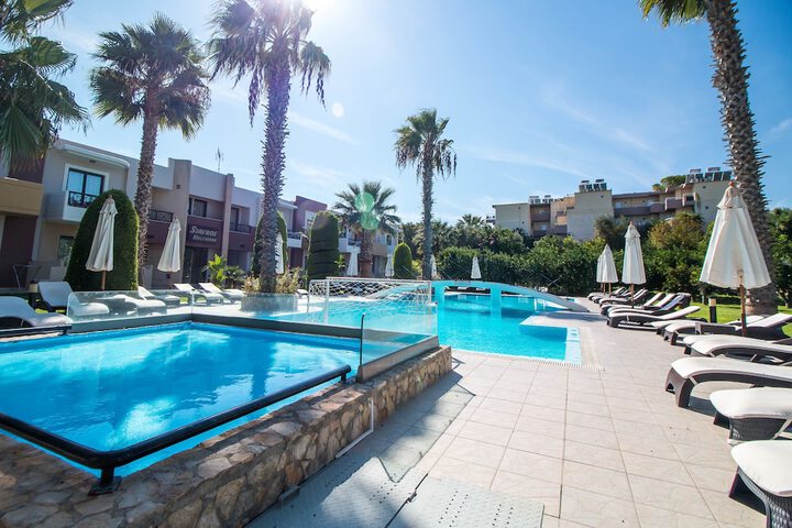 Pool Hotel