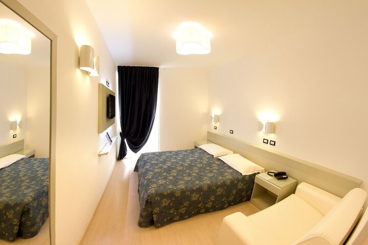 Room 5 of 64