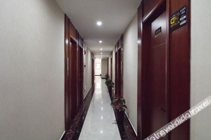 Hotel Interior 11 of 33