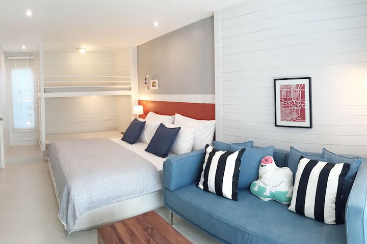 Room 4 of 27