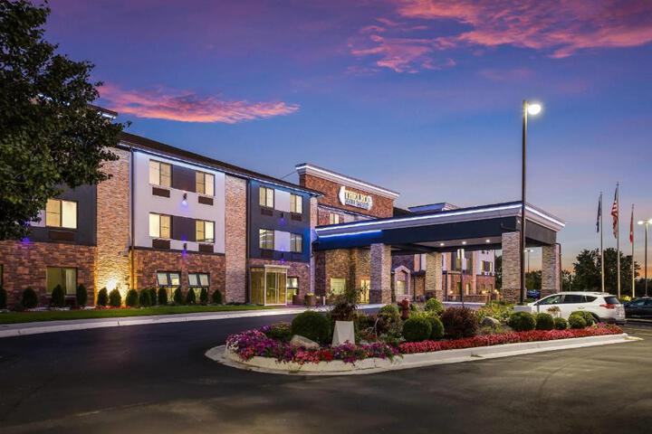 The Leo Collection Detroit an Ascend Collection Hotel in Lincoln Park, MI
