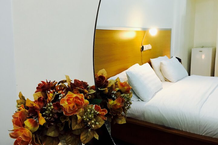 Room 6 of 24