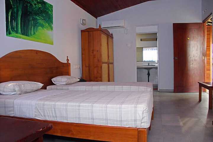Room 8 of 43