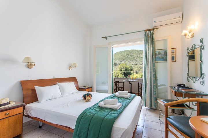 Room 10 of 107