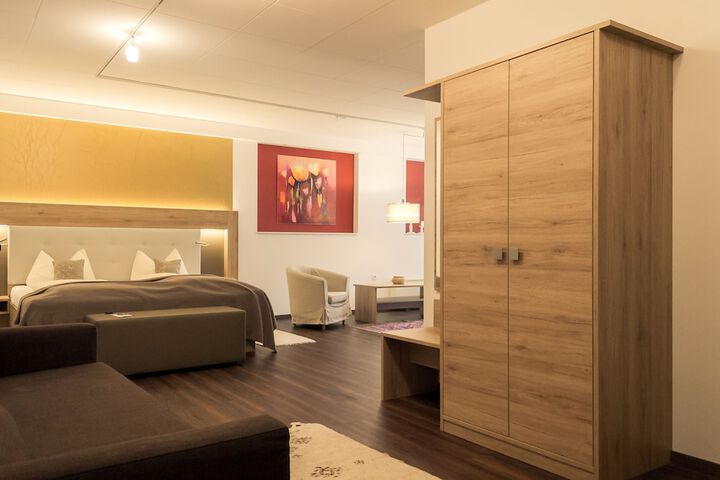 Room 10 of 65