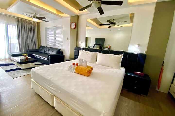 Room 76 of 403